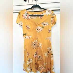 EUC Loft Outlet Yellow Floral Dress with Short Sleeves and Buttons (Size 6)